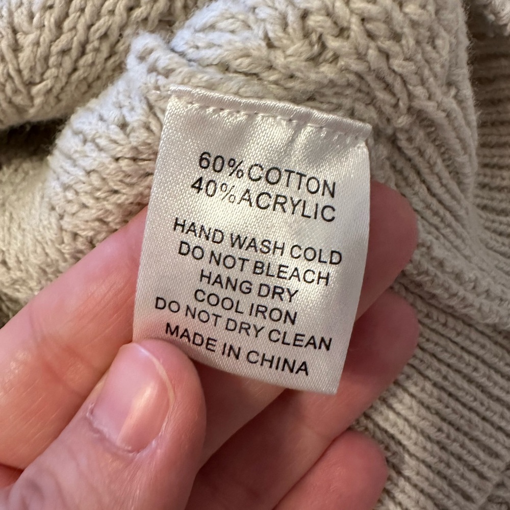 Neuflora Gray/Beige Sweater: Size S - Picture 4 of 4